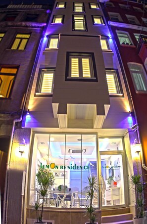 المنشأة من الخارج