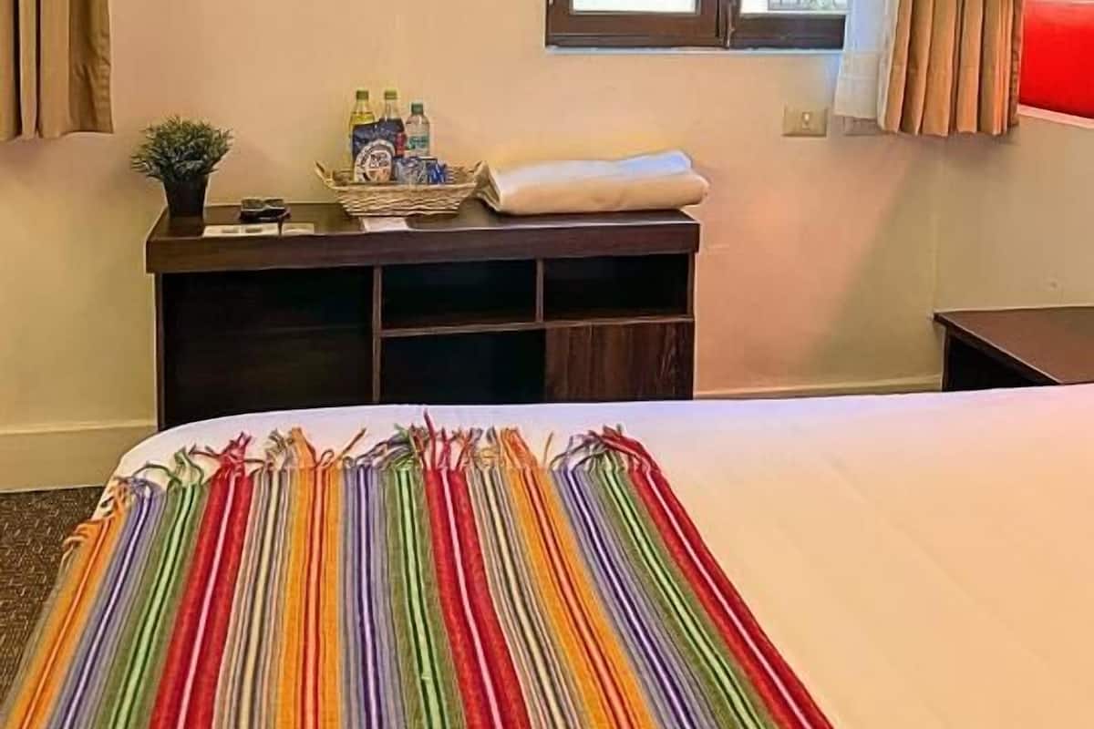 Deluxe Suite | Premium bedding, down comforters, Select Comfort beds, in-room safe