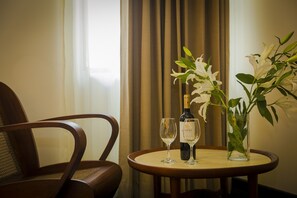 Premium bedding, down duvets, Select Comfort beds, in-room safe - Wakapunku Boutique Hotel (Cusco)