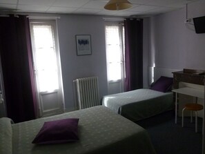 Standard Twin Room | In-room safe, free cots/infant beds, free WiFi