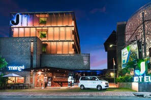 Exterior - J Hotels Kuta (Kuta)