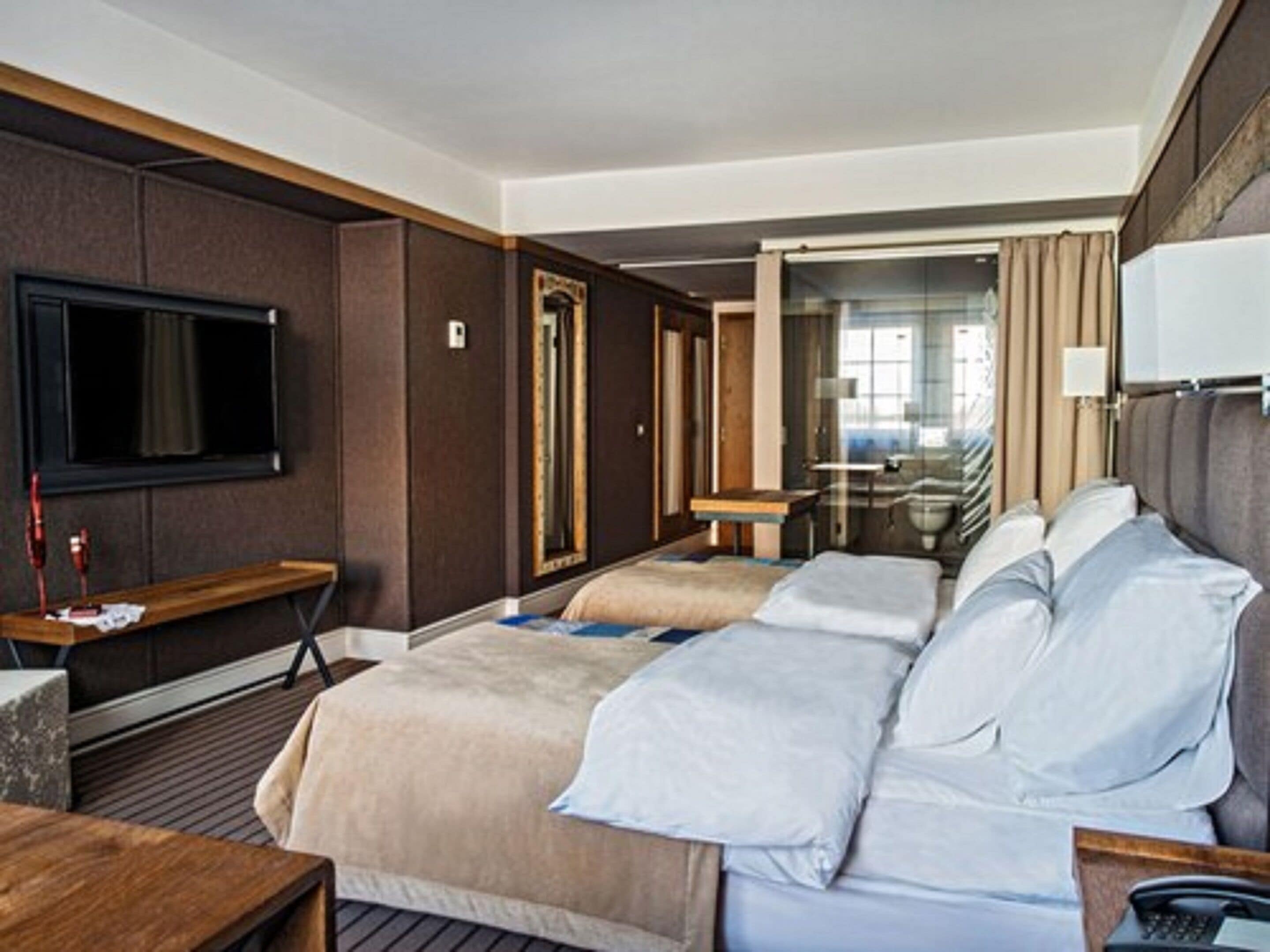 superior double room | hypo-allergenic bedding, minibar, in-room safe, individually decorated