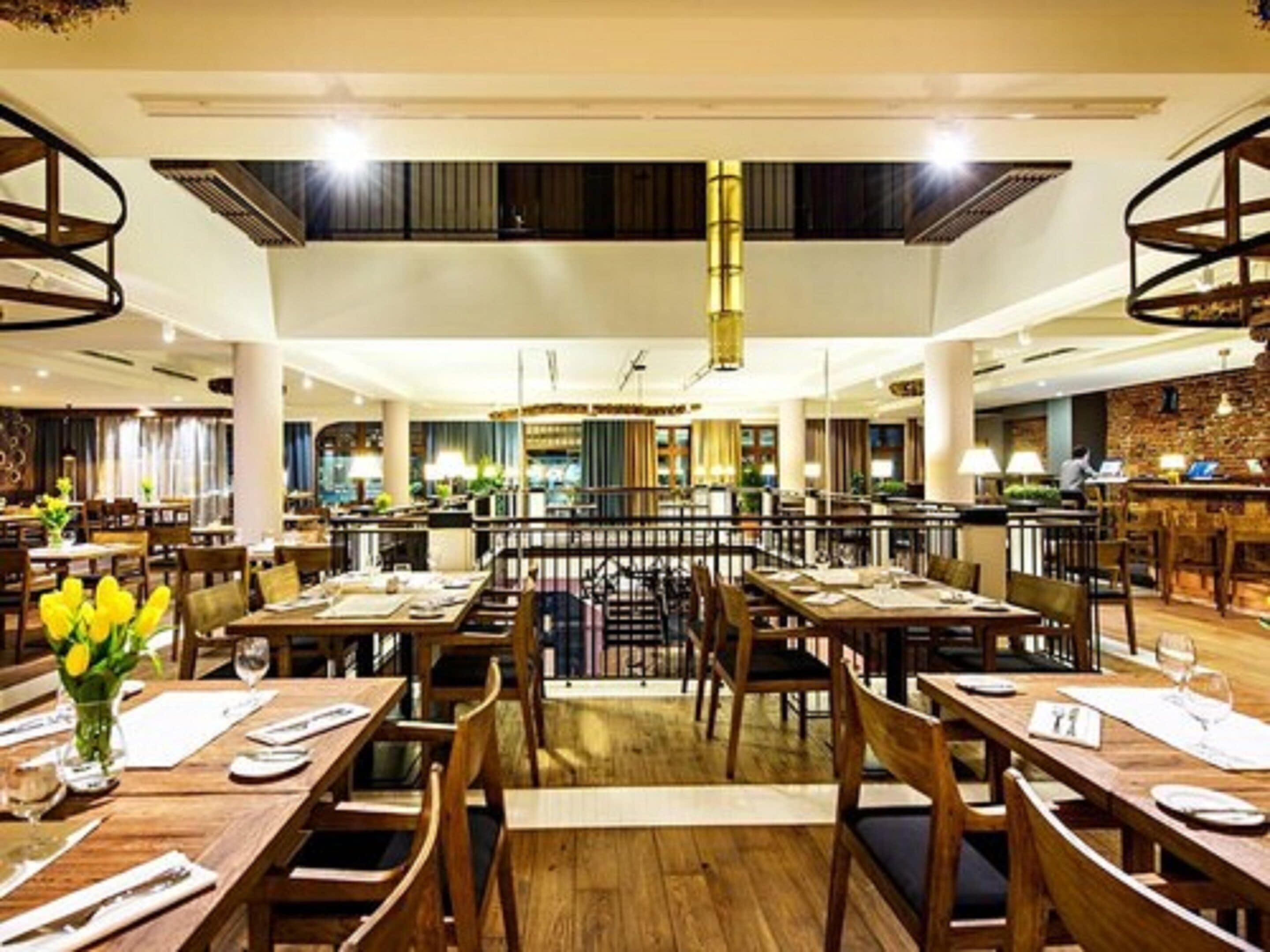 Daily buffet breakfast (PLN 70 per person)