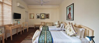 Colonel's Retreat At The Airport