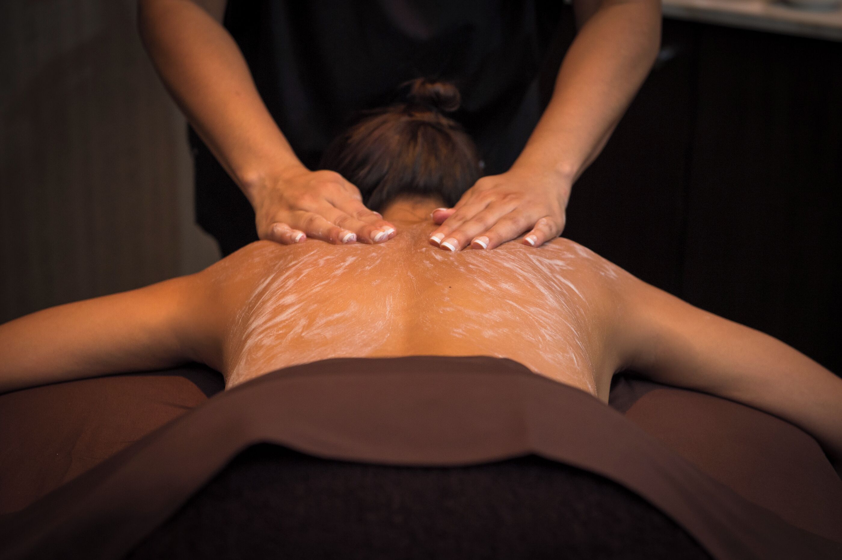 Couples treatment rooms, sauna, hot tub, steam room, body treatments