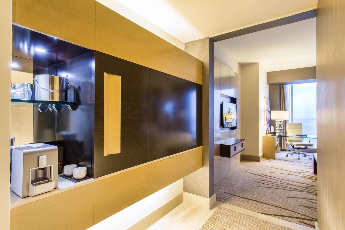 1 bedroom, premium bedding, minibar, in-room safe