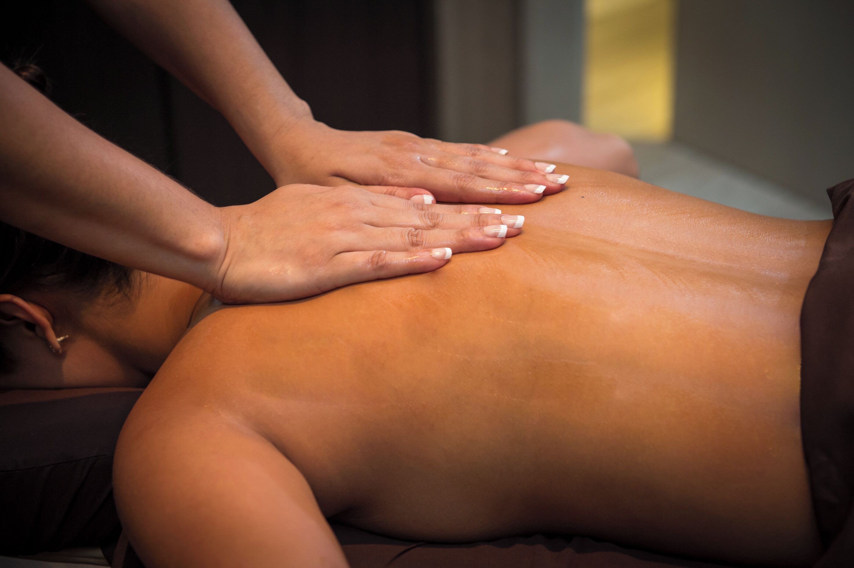 Couples treatment rooms, sauna, hot tub, steam room, body treatments