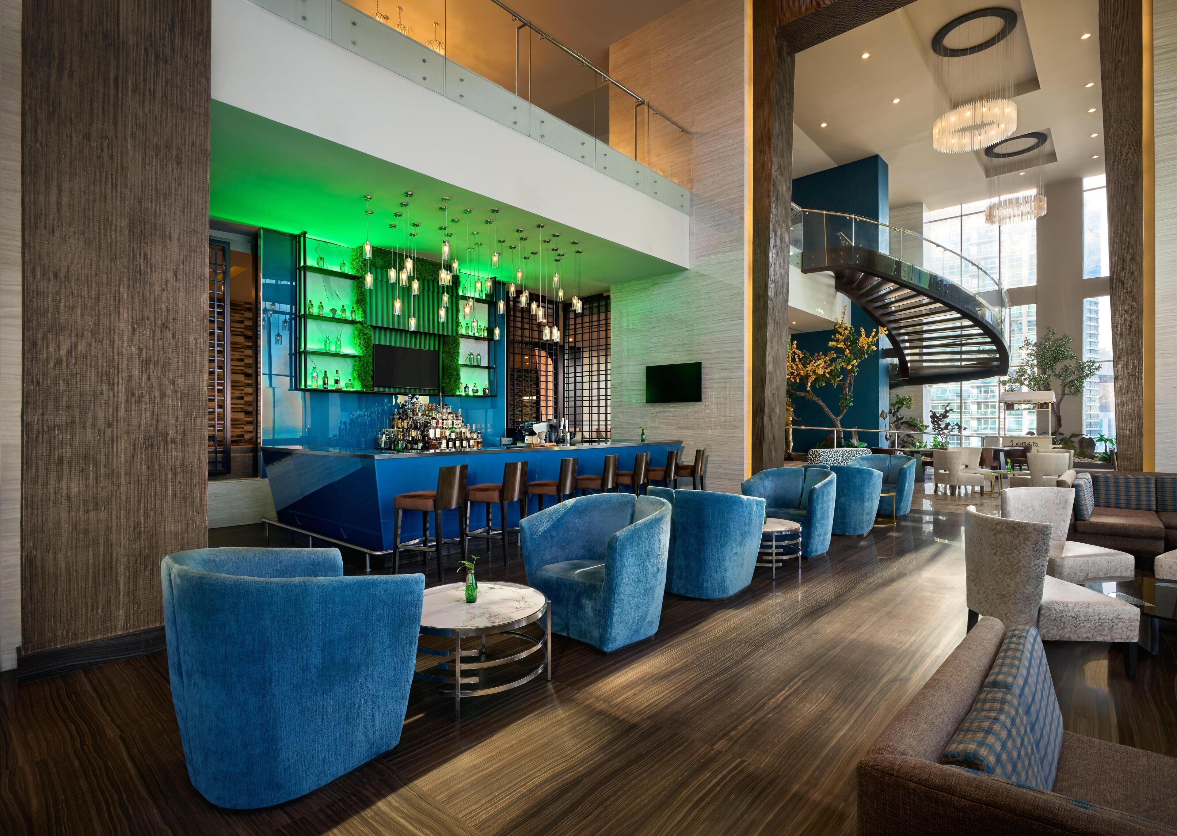 2 bars/lounges, poolside bar