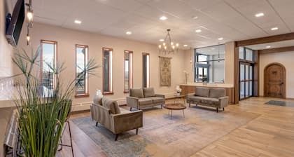 Grand Williston Hotel & Conference Center