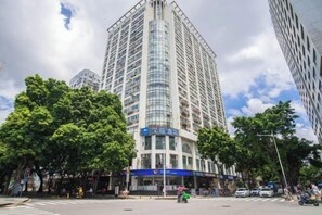 Exterior - HanTing Hotel (Shenzhen Huaqiangbei Yannnan Subway Station) (Shenzhen)