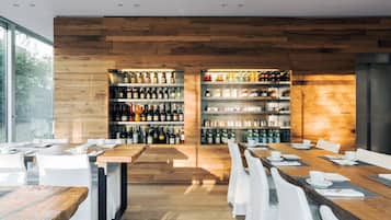 Desayuno continental (EUR 15 por persona)