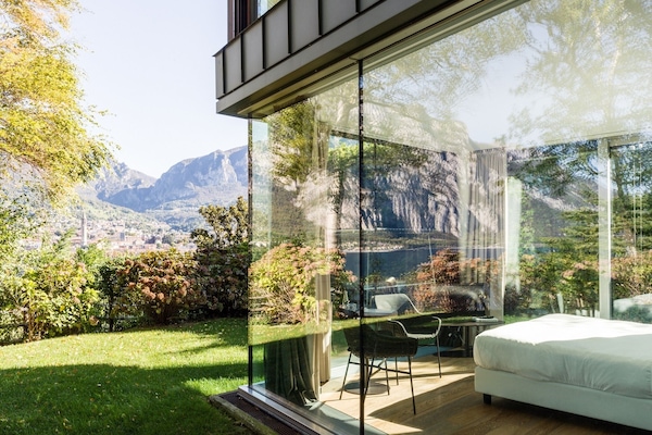 Premium bedding, blackout curtains, free WiFi, bed sheets