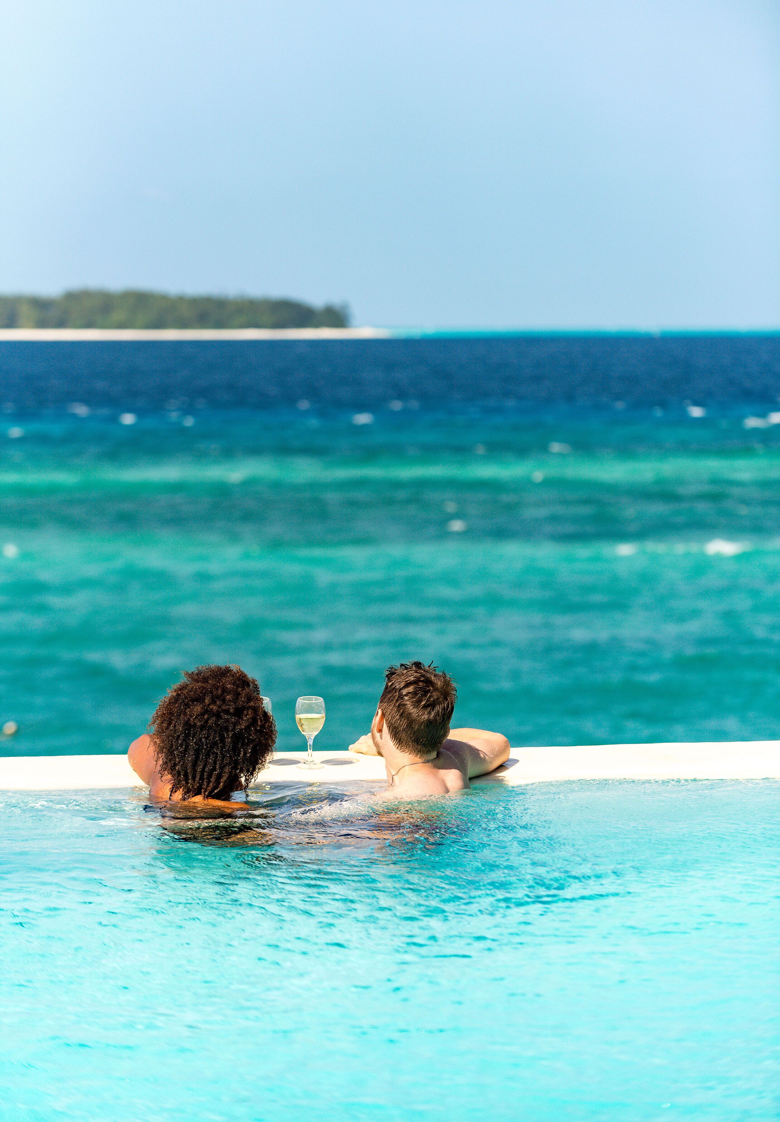 3 outdoor pools, pool umbrellas, pool loungers