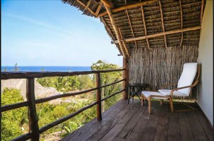 Family Suite with Partial Ocean View | Balcony view