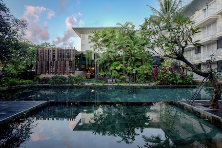 Garden. THE 1O1 Bali Fontana Seminyak