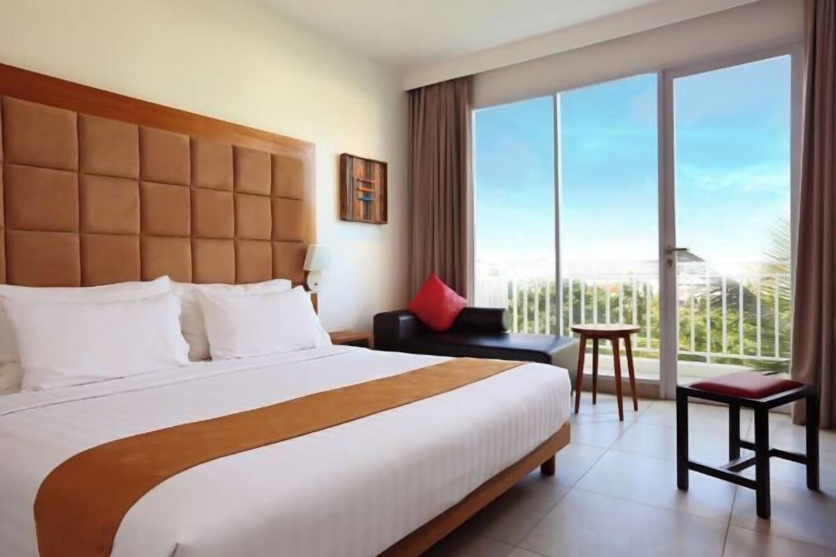 Premium bedding, minibar, in-room safe, desk