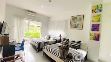 Superior Twin Room | 1 bedroom, desk, soundproofing, iron/ironing board