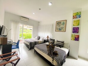 Kamar Twin Superior | 1 kamar tidur, meja kerja, kedap suara, dan setrika/meja setrika