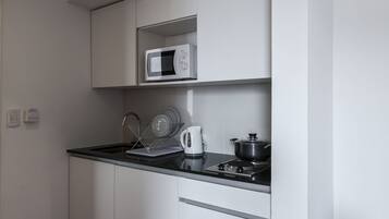 Deluxe Room | Private kitchen