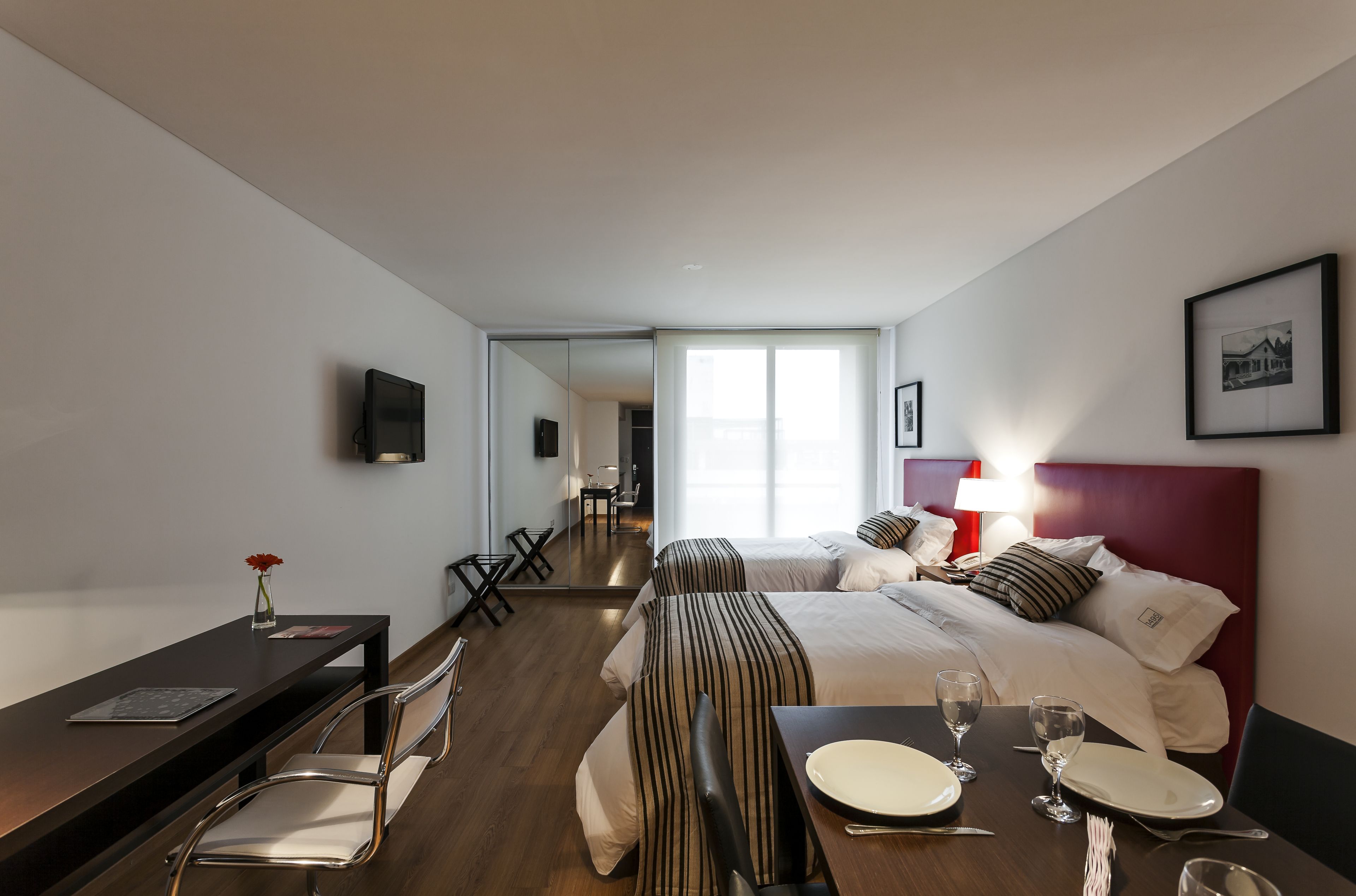 Phòng Deluxe | Bộ đồ giường cao cấp, chăn bông, minibar, két bảo mật tại phòng 