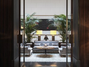 Flat-screen TV, pay movies - J.K. Place Roma (Rome)