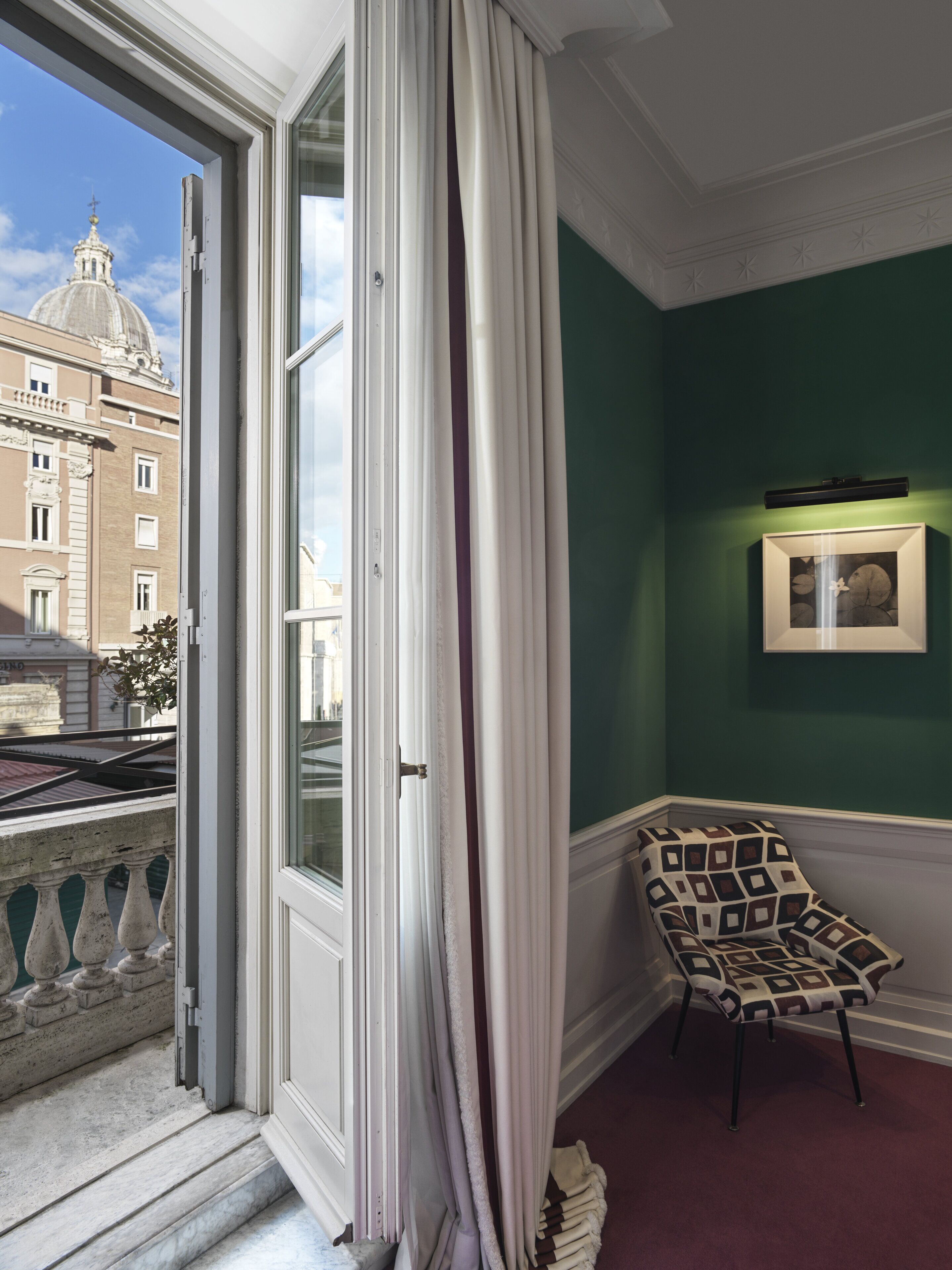 room (master) | premium bedding, free minibar, in-room safe, blackout curtains