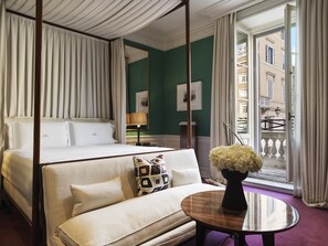 Rom (Master) | Sengetøy av topp kvalitet, minibar (inkludert) og safe på rommet