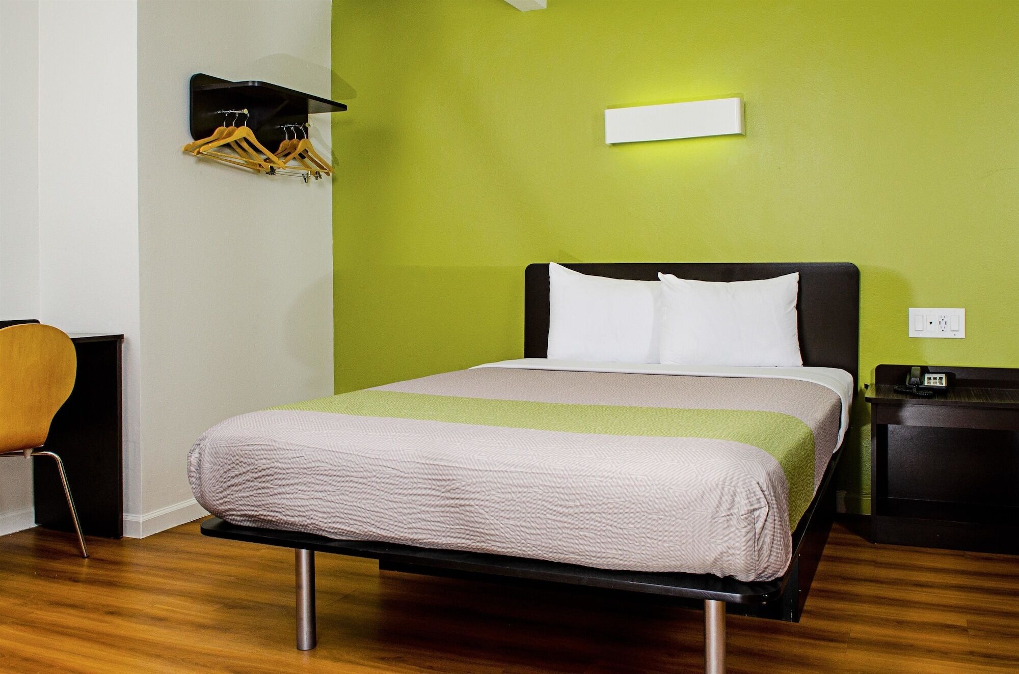 Desk, free WiFi, bed sheets