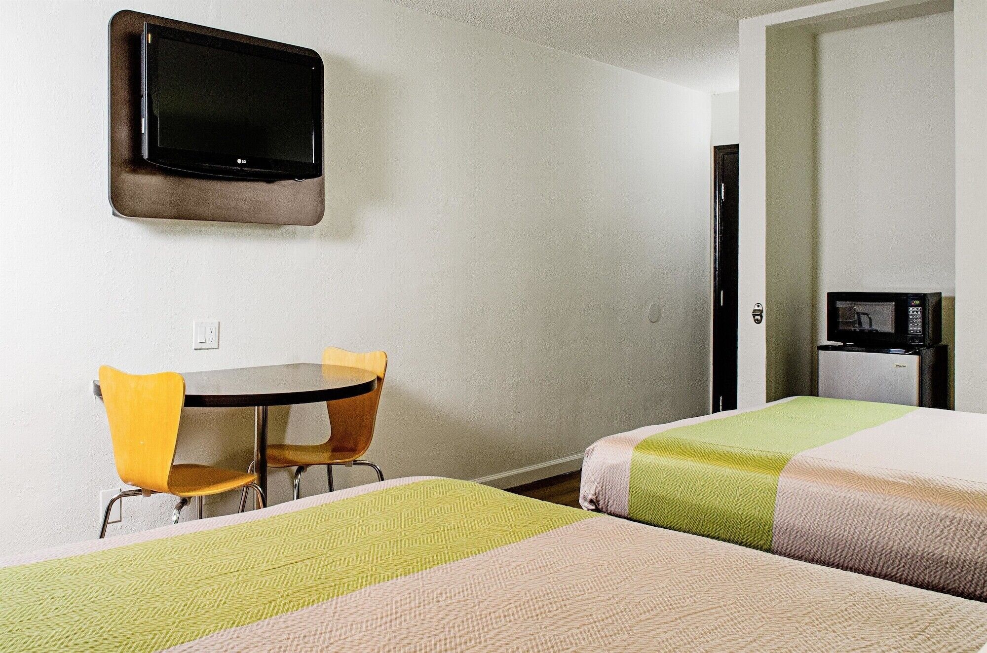 Desk, WiFi (free), bed sheets