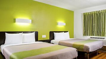 Skrivebord, gratis Wi-Fi, sengetøj