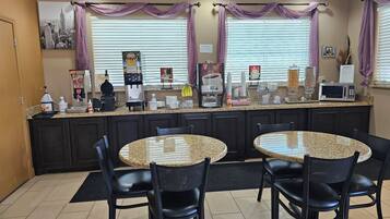 Free daily continental breakfast