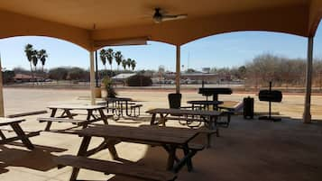 BBQ/picnic area