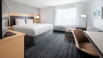 Studio, 1 King Bed, Non Smoking | Premium bedding, down duvets, pillow-top beds, in-room safe