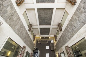 Courtyard - Hotel Suncourt Corporate (New Delhi)