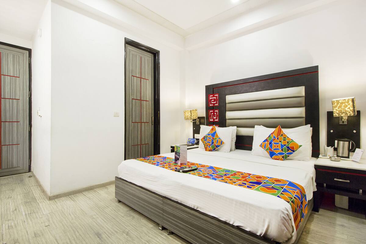 1 bedroom, premium bedding, in-room safe, desk