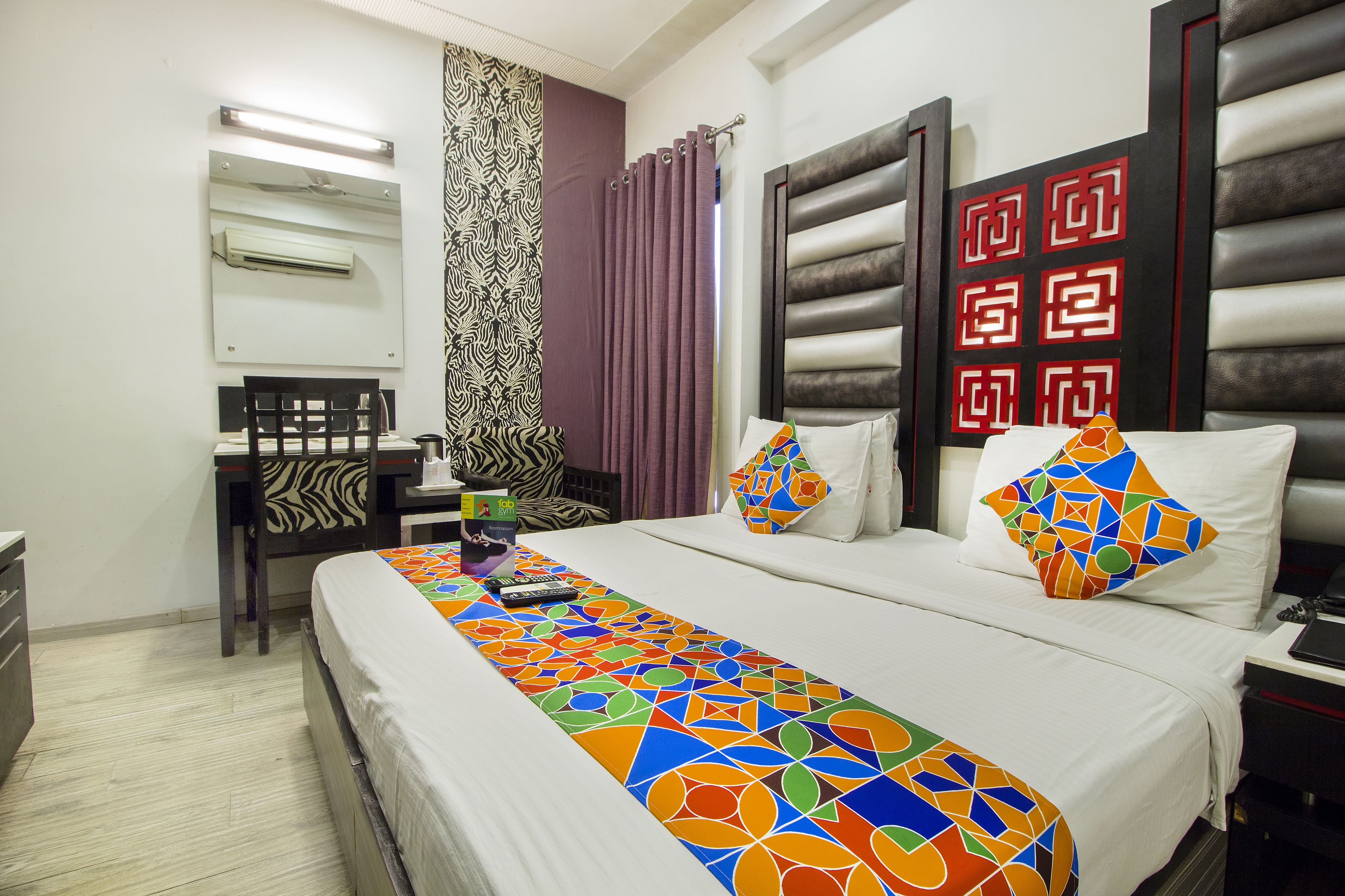 Deluxe Double or Twin Room, 1 Bedroom | 1 bedroom, premium bedding, in-room safe, desk