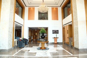 Lobby - The Place Gurugram, a member of Radisson Individuals (Gurugram)