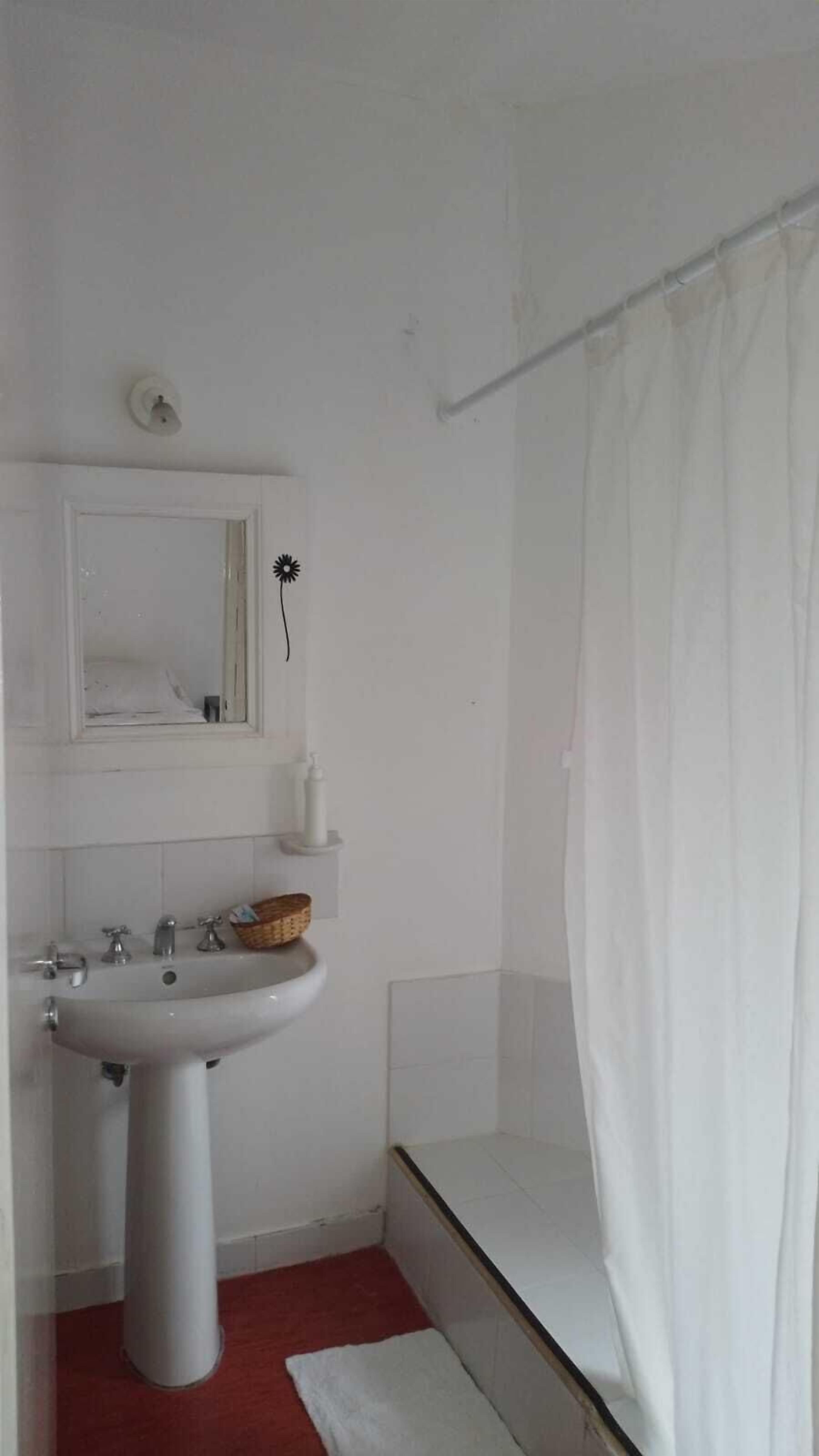 Photo - BA Stop Hotel House
