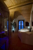 Sauna seca, banheira de hidromassagem, massagens