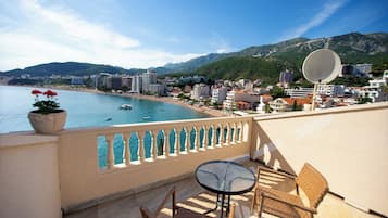Standard Double Room, 1 Queen Bed, Sea View | 1 bedroom, Egyptian cotton sheets, premium bedding, minibar