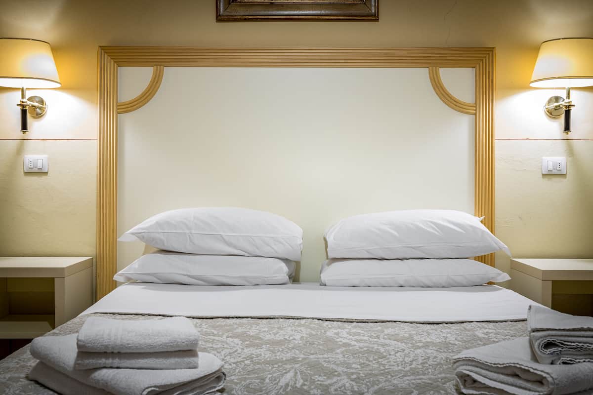 Family Room, 1 Bedroom | Minibar, in-room safe, desk, rollaway beds (surcharge)
