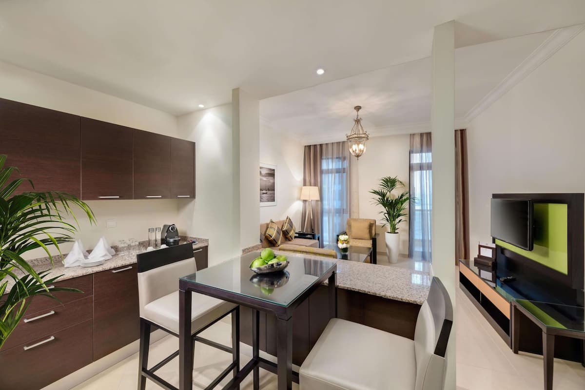 Egyptian cotton sheets, premium bedding, minibar, in-room safe