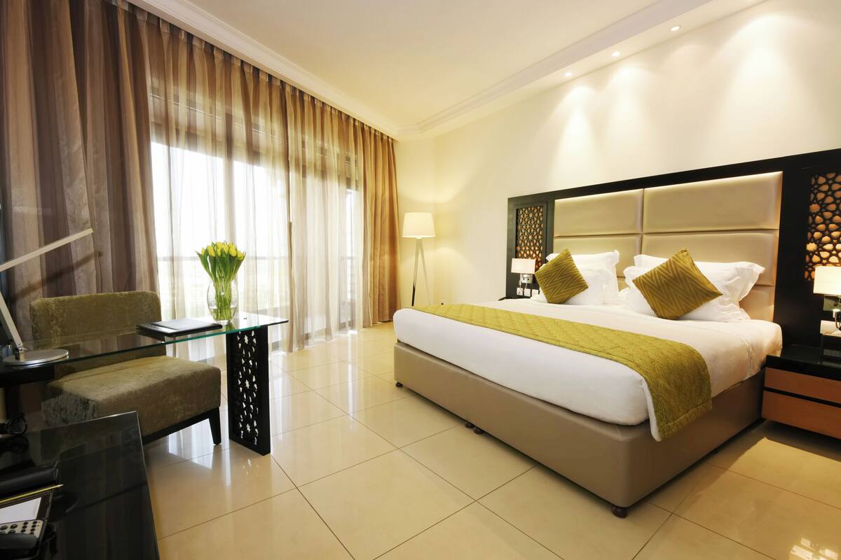 Apartment, 1 Bedroom | Egyptian cotton sheets, premium bedding, minibar, in-room safe