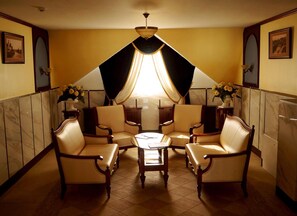 المنشأة من الداخل