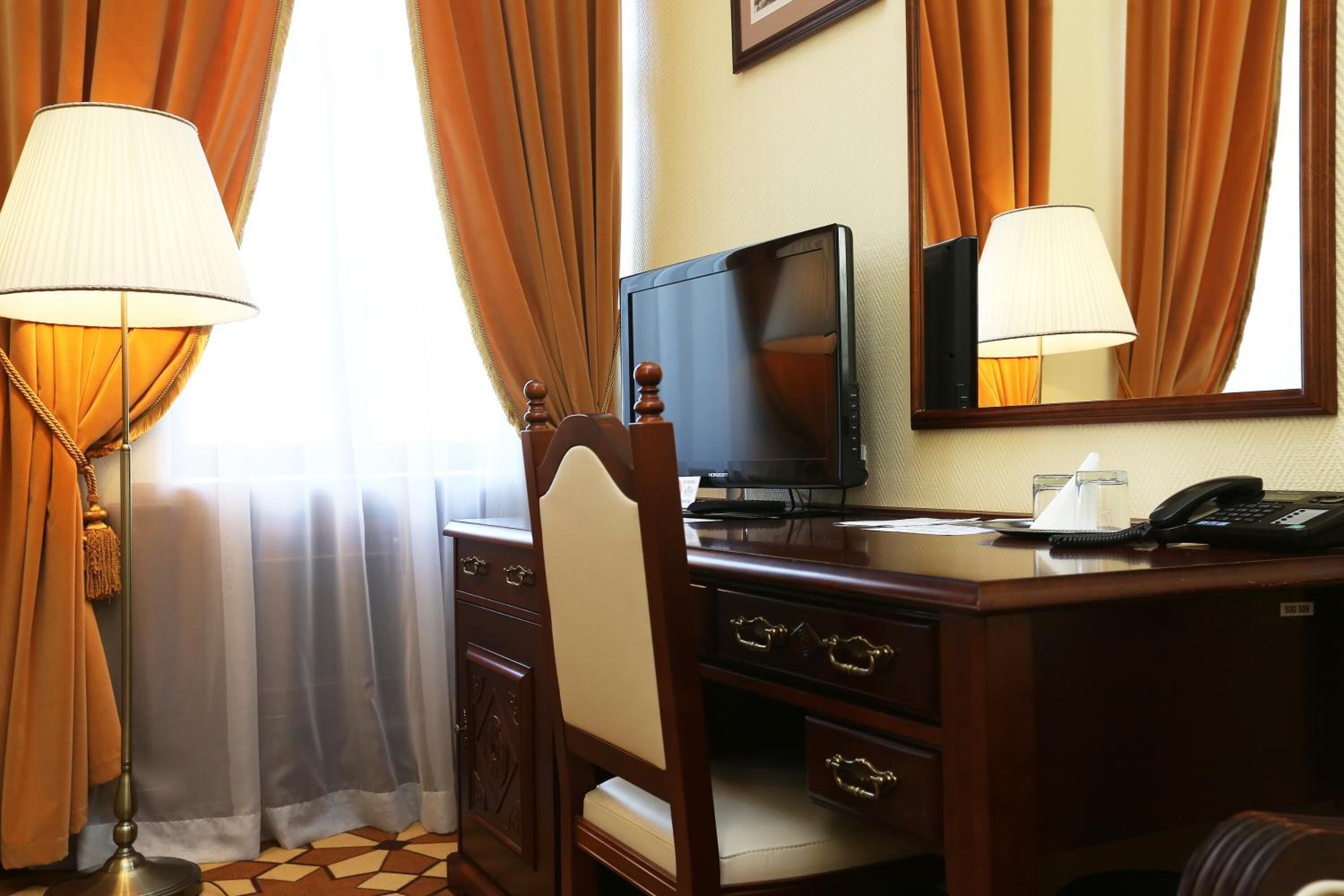 minibar, desk, iron/ironing board, free wifi