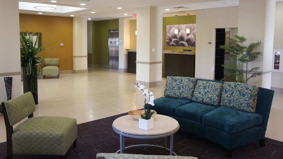 La Quinta Inn & Suites by Wyndham Gonzales LA