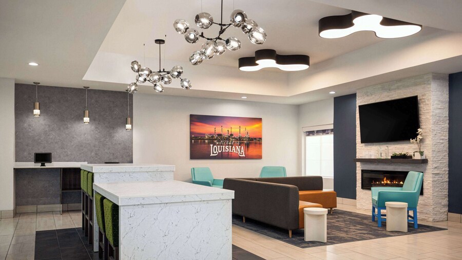 La Quinta Inn & Suites by Wyndham Gonzales LA