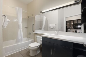 Hair dryer, towels, soap, toilet paper - Candlewood Suites Odessa by IHG (Odessa)