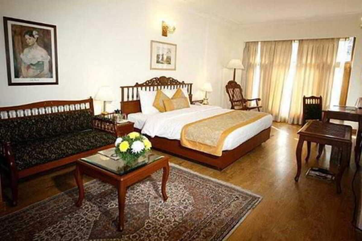 Iron/ironing board, rollaway beds (surcharge)