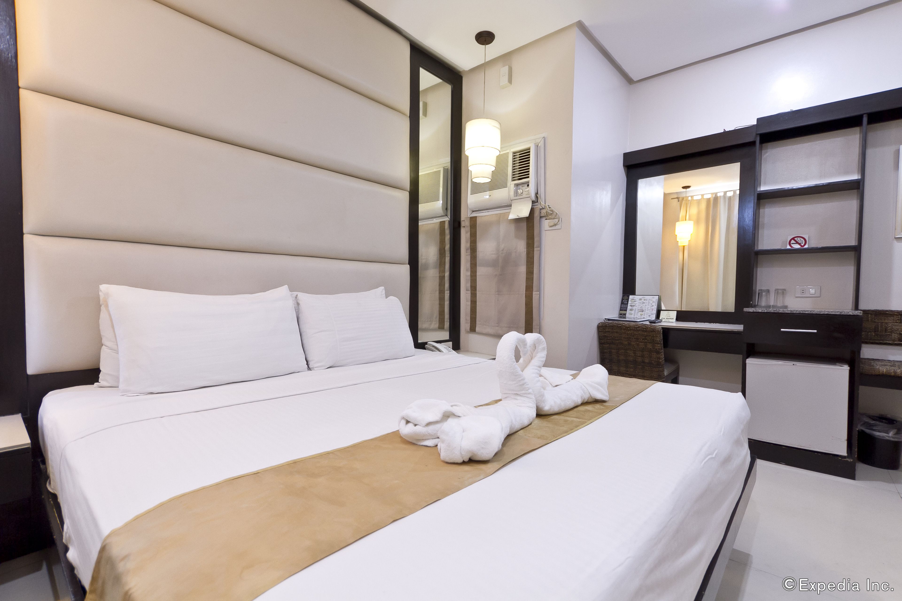 Superior-huone | Tallelokero huoneessa, työpöytä, ilmainen Wi-Fi